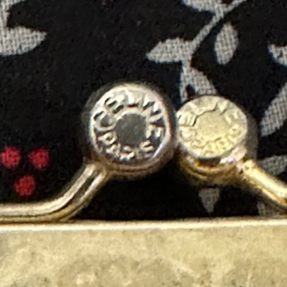 Vintage Celine Macadam - Ladies long wallet in beige. Kiss lock. Snap front. - Picture 9 of 16